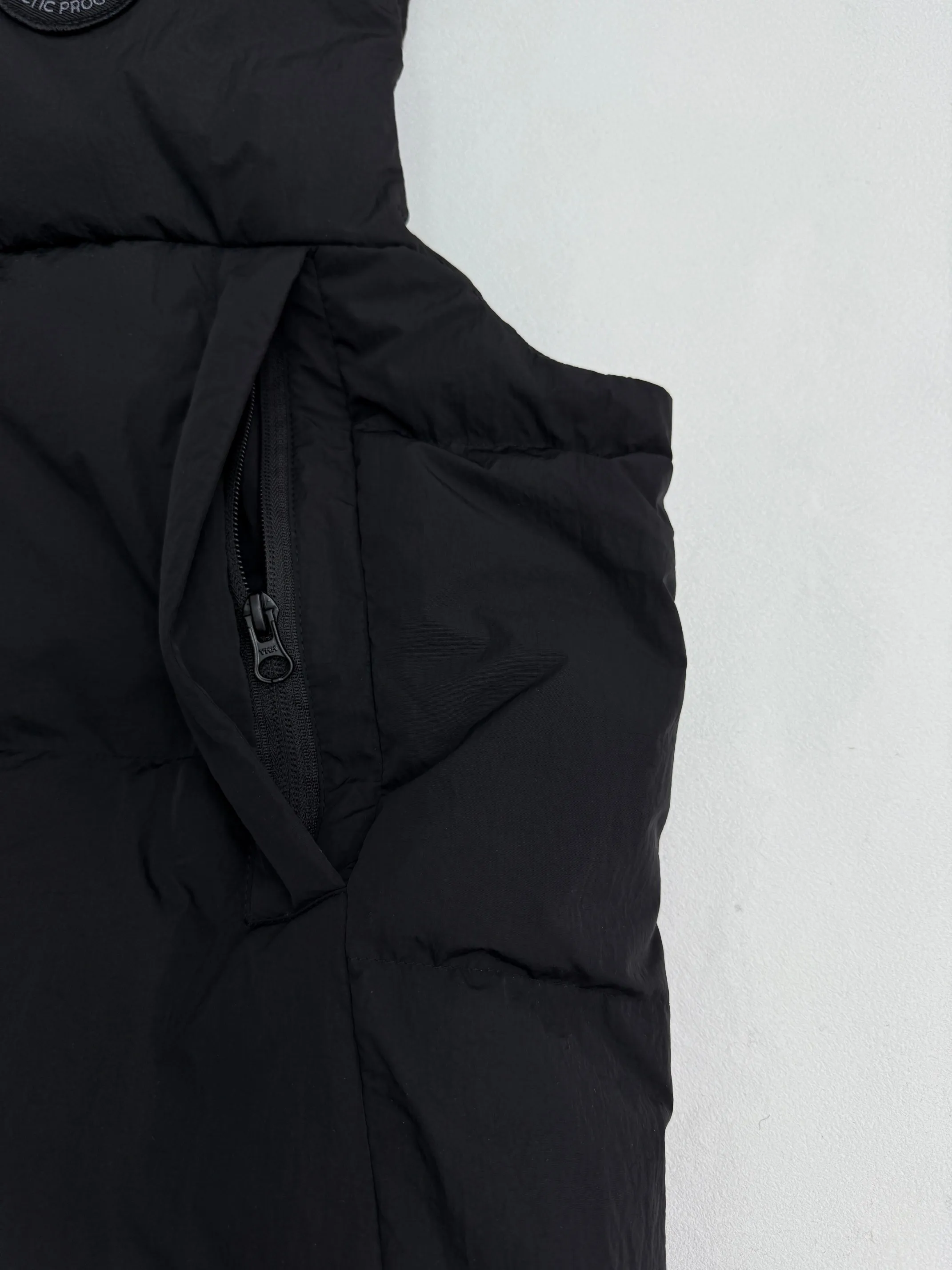 P800 Canada Goose Junction Series Black Label Down Vest S/M/L/XL